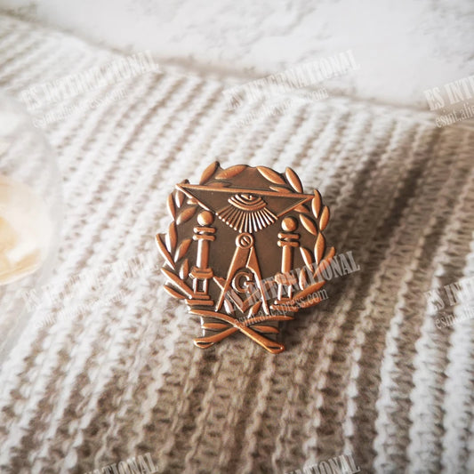 Masonic Lapel Pins Freemasonry Badge Mason Freemason Eye of Horus God BLM46  Exquisite Retro antique brass eye Size 2.5*2.5cm