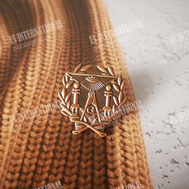 Masonic Lapel Pins Freemasonry Badge Mason Freemason Eye of Horus God BLM46  Exquisite Retro antique brass eye Size 2.5*2.5cm