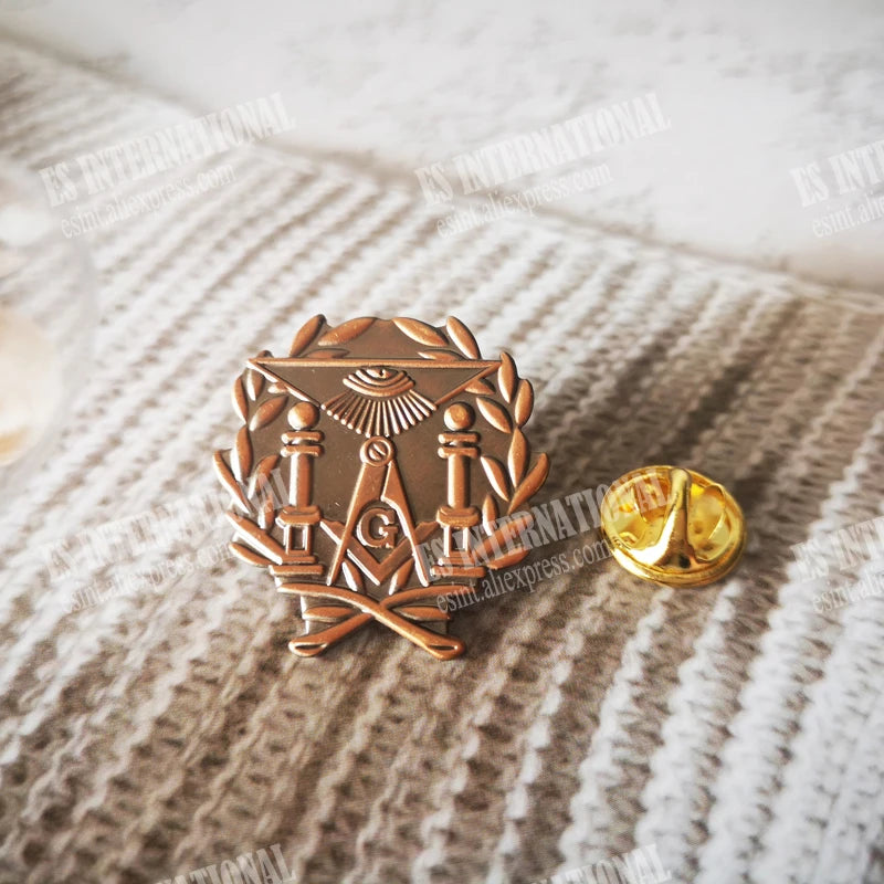 Masonic Lapel Pins Freemasonry Badge Mason Freemason Eye of Horus God BLM46  Exquisite Retro antique brass eye Size 2.5*2.5cm